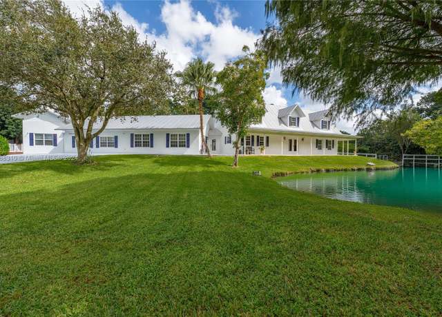 Property at 5750 James B Pirtle Ave, Southwest Ranches, FL 33330, 4 beds, 4.5 baths