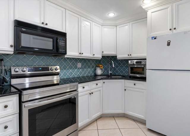 Property at 9 NE 19th Ct Unit 104C, Wilton Manors, FL 33305, 1 bed, 1 bath