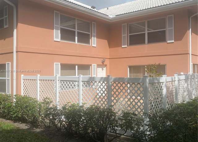 Property at 3107 Kingston Ct, West Palm Beach, FL 33409, 2 beds, 2.5 baths