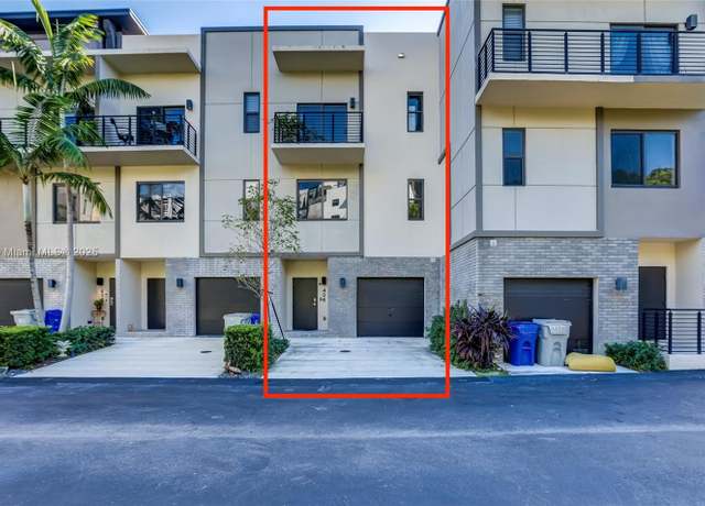 Property at 406 SE 1st Ct, Pompano Beach, FL 33060, 3 beds, 3.5 baths