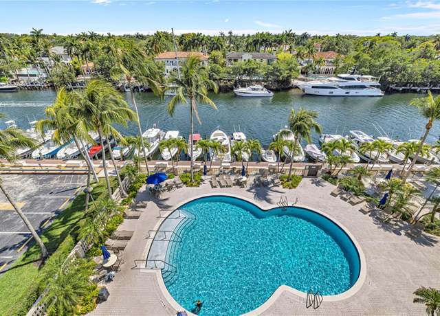 Property at 90 Edgewater Dr #624, Coral Gables, FL 33133, 2 beds, 2.5 baths