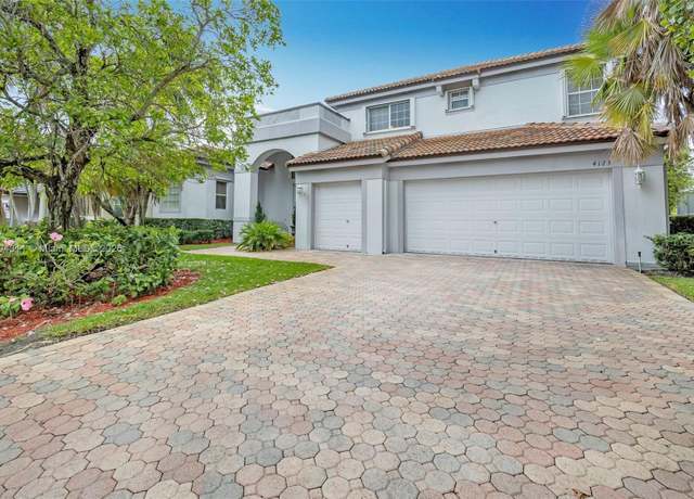 Property at 4123 W Lake Estates Dr, Davie, FL 33328, 5 beds, 4 baths
