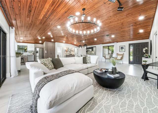 Property at 2019 NW 108th Ln, Coral Springs, FL 33071, 4 beds, 2.5 baths