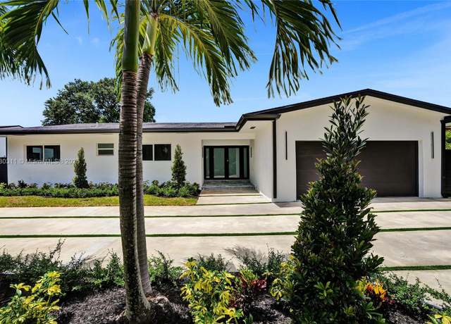 Property at 1840 NE 199th St, Miami, FL 33179, 5 beds, 5 baths