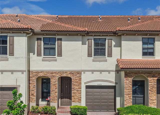Property at 23634 SW 117th Pl, Homestead, FL 33032, 3 beds, 2.5 baths