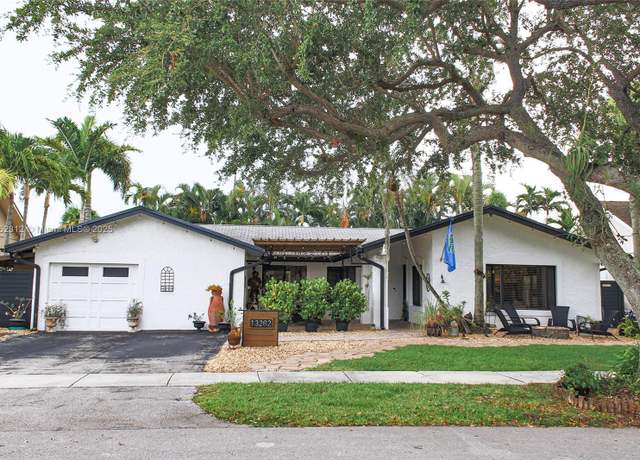 Property at 13262 SW 102nd Ter, Miami, FL 33186, 4 beds, 2 baths