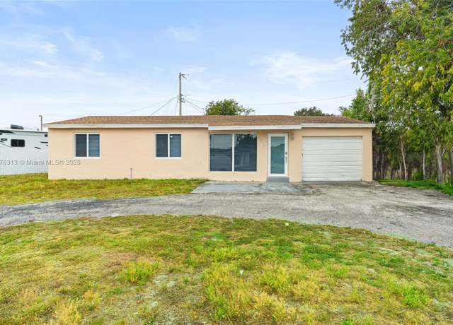 Property at 4814 SW 20th St, Fort Lauderdale, FL 33317, 3 beds, 2 baths