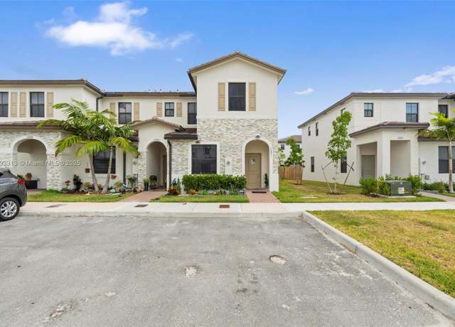 Property at 12901 SW 232nd Ln, Homestead, FL 33032, 3 beds, 2.5 baths