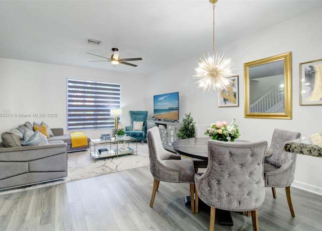 Property at 17181 SW 94th St, Miami, FL 33196, 3 beds, 2.5 baths