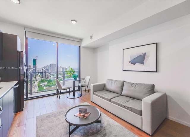 Property at 398 NE 5th St #2407, Miami, FL 33132, 1 bath
