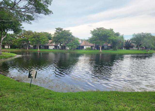 Property at 52 Wimbledon Lake Dr #200, Plantation, FL 33324, 2 beds, 1.5 baths