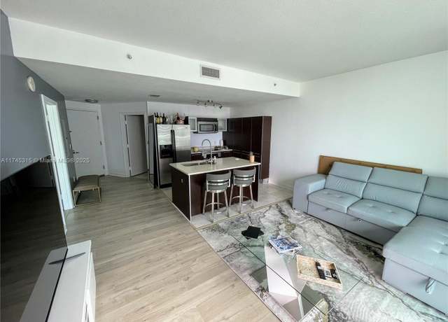 Property at 1900 N Bayshore Dr #4007, Miami, FL 33132, 1 bed, 1.5 baths