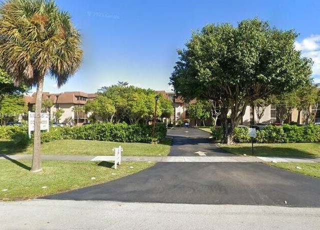 Property at 661 NE 195th St #215, Miami, FL 33179, 2 beds, 2 baths