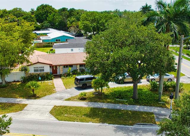 Property at 470 Tequesta Dr, Tequesta, FL 33469, 4 beds, 2 baths