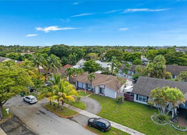 Property at 20626 NE 9th Pl, Miami, FL 33179, 3 beds, 2 baths