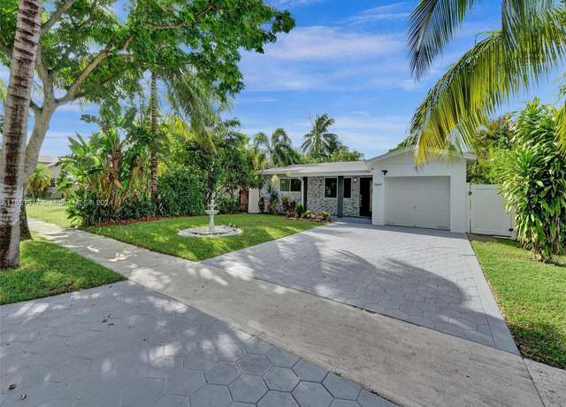 Property at 2446 Fillmore St, Hollywood, FL 33020, 2 beds, 2 baths