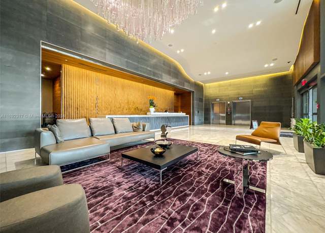 Property at 88 SW 7th St #1901, Miami, FL 33130, 2 beds, 2.5 baths