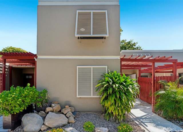 Property at 1041 N Hiatus Rd, Pembroke Pines, FL 33026, 3 beds, 3 baths
