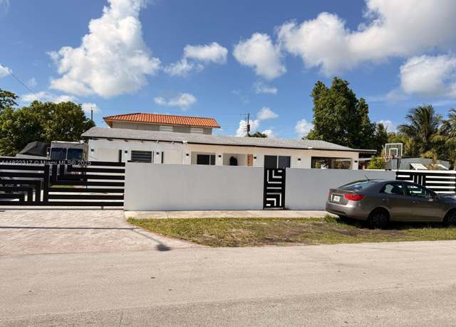 Property at 9961 SW 41st Ter, Miami, FL 33165, 5 beds, 5 baths