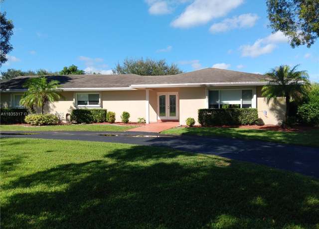 Property at 10801 SW 57th Pl, Davie, FL 33328, 3 beds, 2 baths