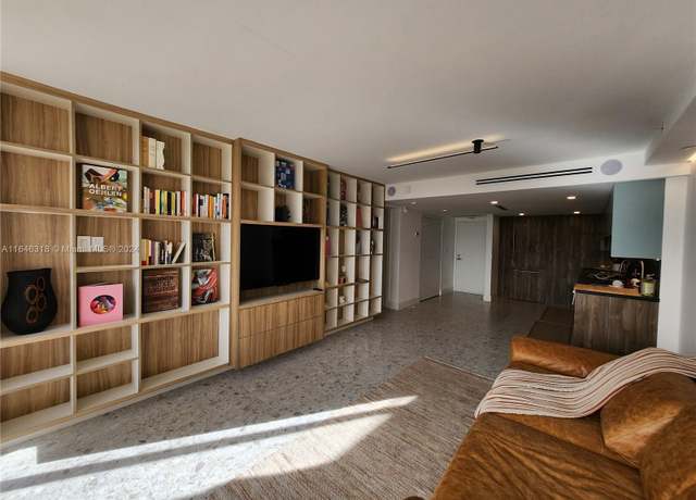 Property at 2555 Collins Ave #306, Miami Beach, FL 33140, 2 beds, 2 baths