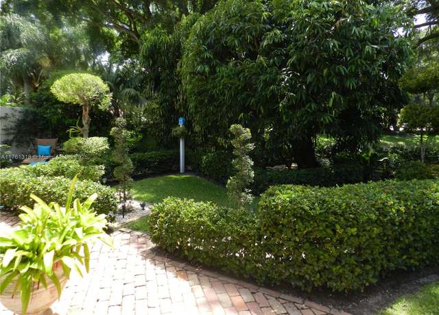 Property at 115 Winter Club Ct, Palm Beach Gardens, FL 33410, 3 beds, 2 baths