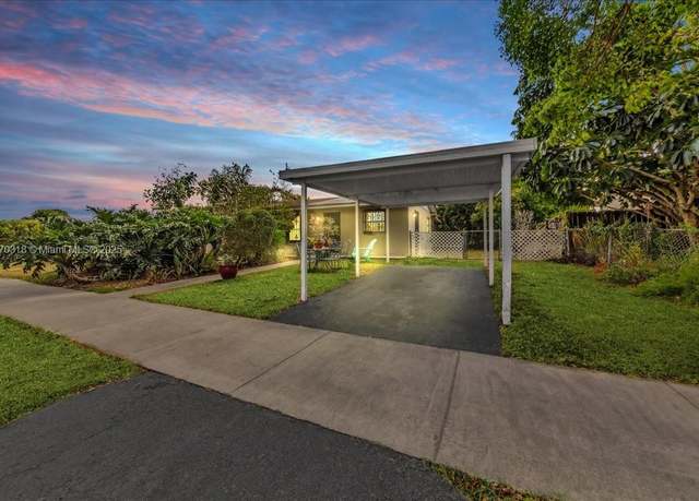 Property at 4520 NW 198th St, Miami Gardens, FL 33055, 3 beds, 1 bath