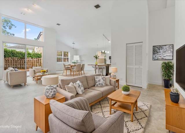 Property at 6713 NW 80th Mnr, Parkland, FL 33067, 4 beds, 2.5 baths