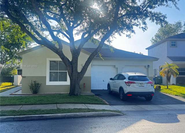 Property at 162 NW 207th Ave, Pembroke Pines, FL 33029, 3 beds, 2 baths