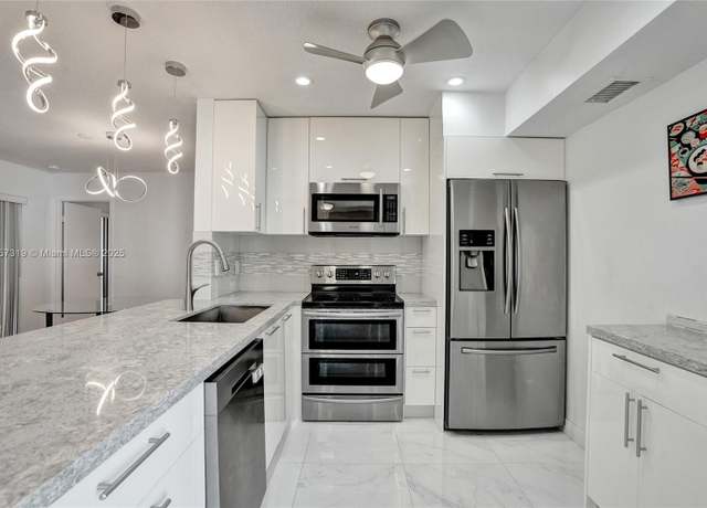 Property at 9850 NW 3rd St #4, Plantation, FL 33324, 3 beds, 2 baths