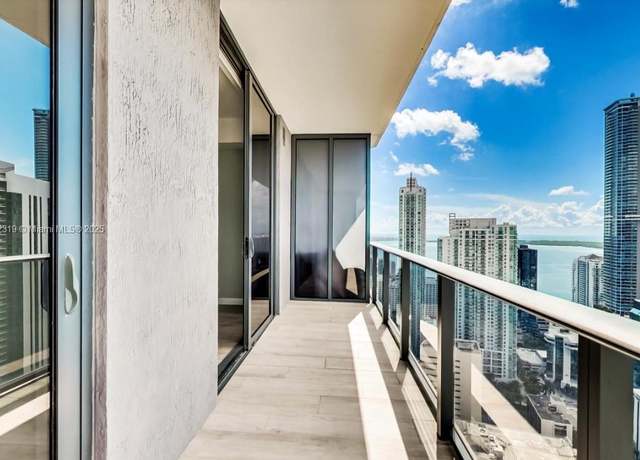 Property at 45 SW 9th St #4104, Miami, FL 33130, 1 bed, 2 baths