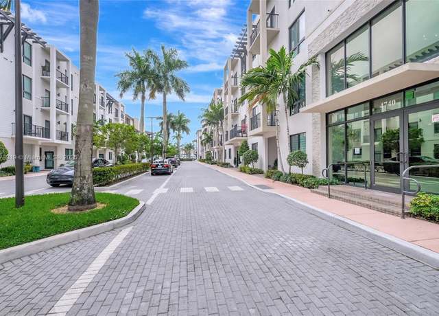 Property at 4740 NW 84th Ct #32, Doral, FL 33166, 3 beds, 2 baths