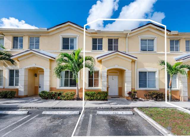 Property at 6940 NW 177th St #103, Hialeah, FL 33015, 4 beds, 3 baths