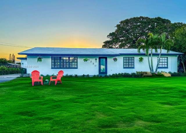 Property at 6231 SW 188th Ave, Southwest Ranches, FL 33332, 4 beds, 3 baths