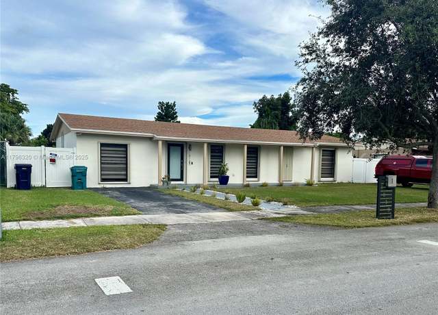 Property at 18133 SW 93rd Ave, Palmetto Bay, FL 33157, 3 beds, 3.5 baths