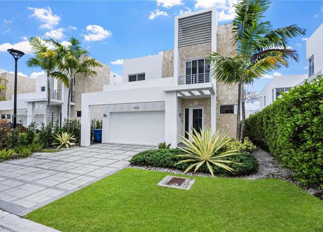 Property at 10330 NW 68th St, Doral, FL 33178, 4 beds, 3.5 baths