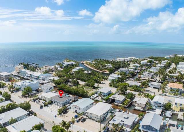 Property at 71 Coral Dr, Key Largo, FL 33037, 4 beds, 4.5 baths