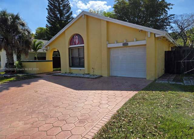Property at 5112 SW 151st Pl, Miami, FL 33185, 3 beds, 2 baths