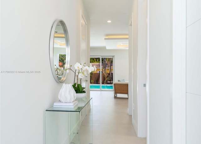 Property at 734 NE 14th Ave, Fort Lauderdale, FL 33304, 4 beds, 4 baths
