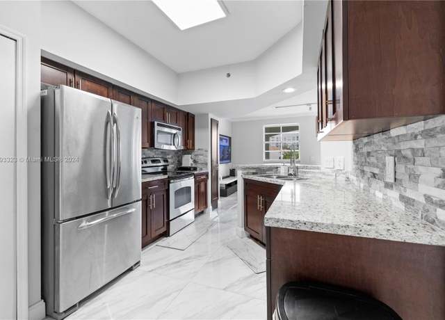 Property at 3105 NE 184th St #7305, Aventura, FL 33160, 2 beds, 1.5 baths
