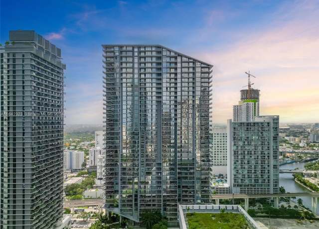 Property at 88 SW 7th St #3707, Miami, FL 33130, 1 bed, 1.5 baths