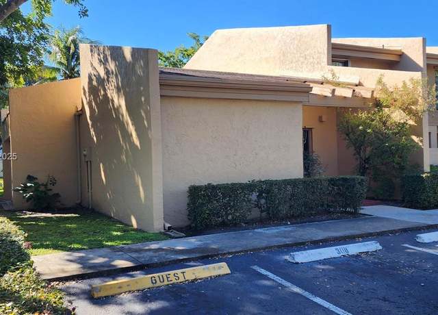Property at 9724 NW 15th St #308, Pembroke Pines, FL 33024, 3 beds, 2 baths