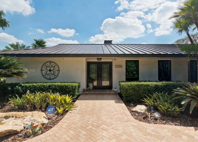 Property at 10004 SW 130th Ter, Miami, FL 33176, 4 beds, 2.5 baths