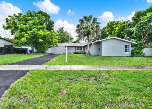 Property at 15831 Palmetto Club Dr, Miami, FL 33157, 3 beds, 2 baths