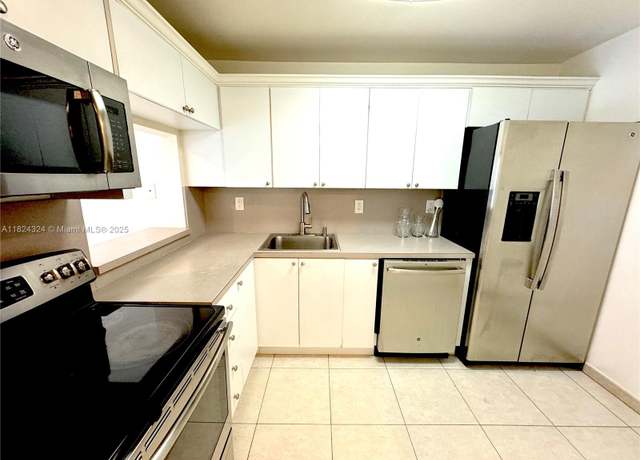 Property at 7900 Camino Cir #305, Miami, FL 33143, 1 bed, 1 bath
