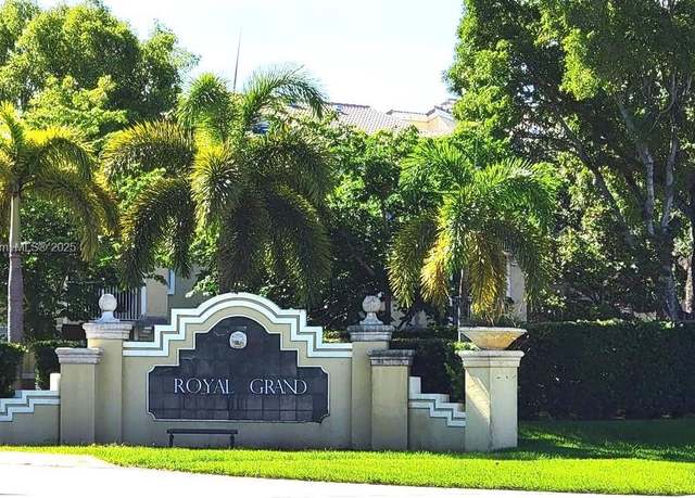 Property at 2600 S University Dr #307, Davie, FL 33328, 2 beds, 2 baths