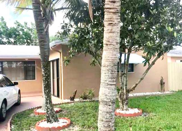 Property at 6771 Freedom St, Hollywood, FL 33024, 3 beds, 2 baths