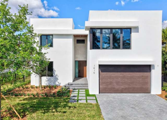 Property at 1419 N Lakeside Dr, Lake Worth, FL 33460, 5 beds, 5.5 baths
