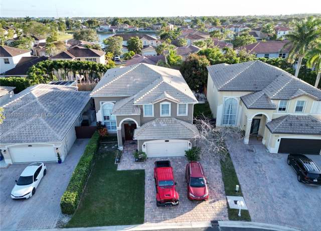 Property at 16262 SW 44th Ter, Miami, FL 33185, 5 beds, 4 baths