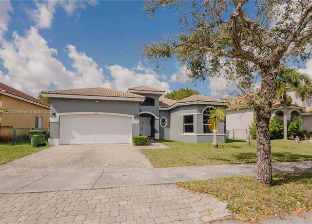 Property at 2120 SE 17th Ave, Homestead, FL 33035, 4 beds, 2.5 baths